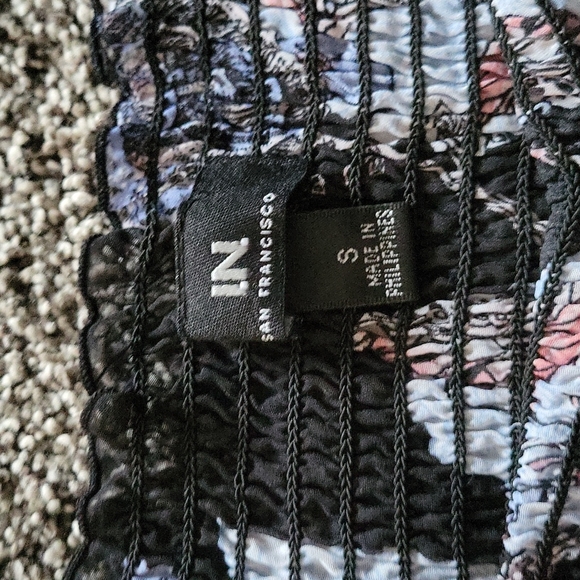 Cold shoulder blouse - Picture 3 of 3